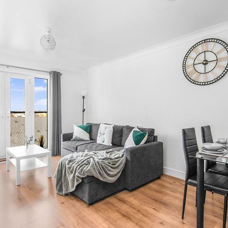 Onsitestays - Cosy 2-Bedroom Apartment With Free Parking, Wi-Fi & London Links Northfleet Zewnętrze zdjęcie