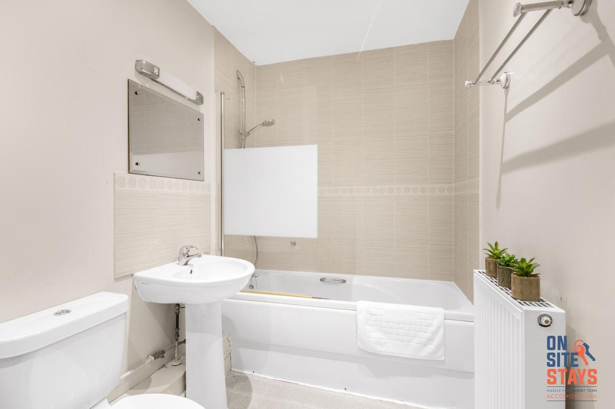Onsitestays - Cosy 2-Bedroom Apartment With Free Parking, Wi-Fi & London Links Northfleet Zewnętrze zdjęcie